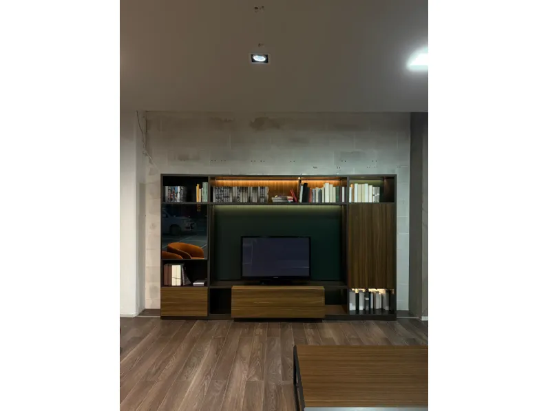 Mobile soggiorno modello 505 up system di Molteni & c a PREZZI OUTLET