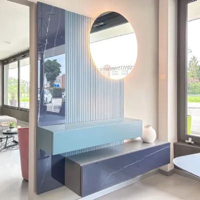 Parete attrezzata Entrata blu con specchio di Mobilgam scontata del 35%