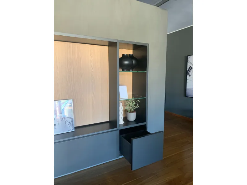 Parete attrezzata 505 up  del marchio Molteni & c con uno sconto esclusivo