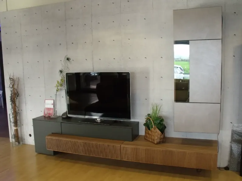 Parete attrezzata Horizon del brand Mobilgam con un ribasso esclusivo