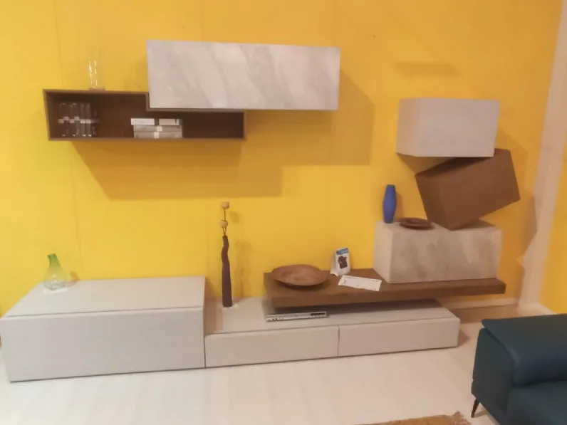 Parete attrezzata Horizon di Mobilgam scontata del 45%