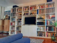 Parete attrezzata Libreria soggiorno con tv integrata dell'azienda Mirandola nicola e cristano con uno sconto esclusivo