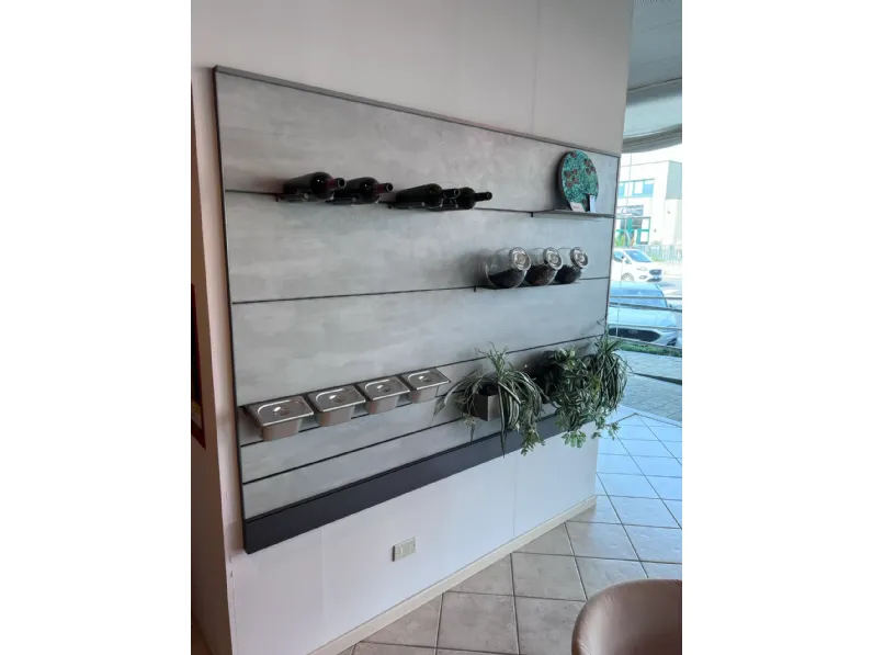 Parete attrezzata Line system di Scavolini scontata del 55%