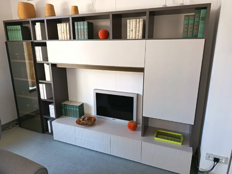 Parete attrezzata Mobile a parete a spalla wal 30 Novamobili in stile moderna a prezzo ribassato