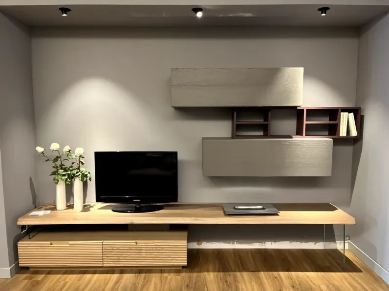 Parete attrezzata in stile design Zero16 di Devina nais a prezzo scontato 
