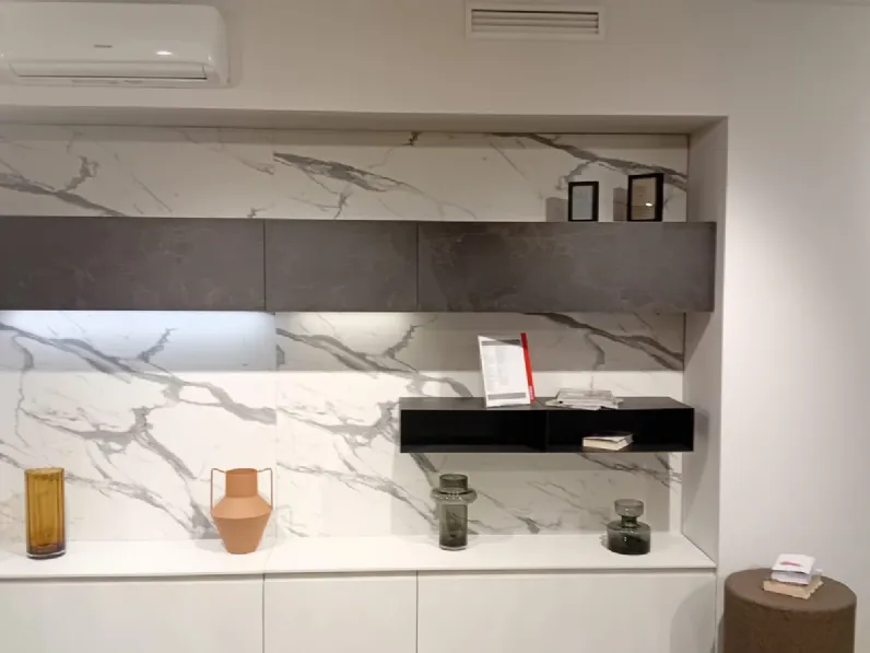 Parete attrezzata Motus living Scavolini in stile moderna a prezzo ribassato