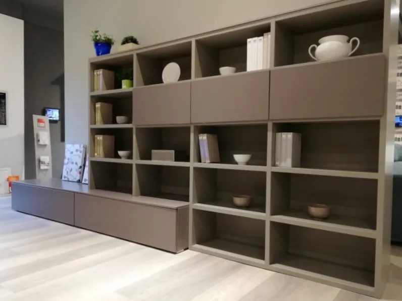 Parete attrezzata Parete 3.2 Europeo in stile moderno a prezzo ribassato