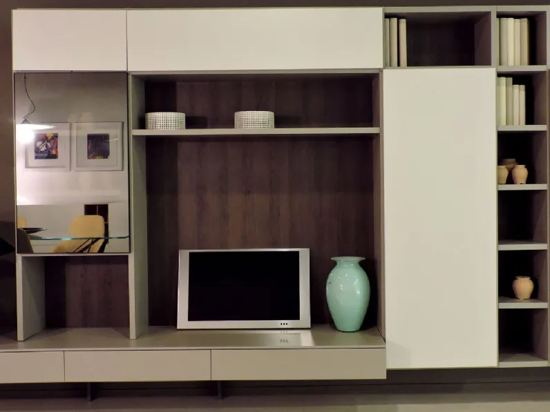 Parete attrezzata Sistema spalla wall 30 Novamobili in stile design a prezzo scontato