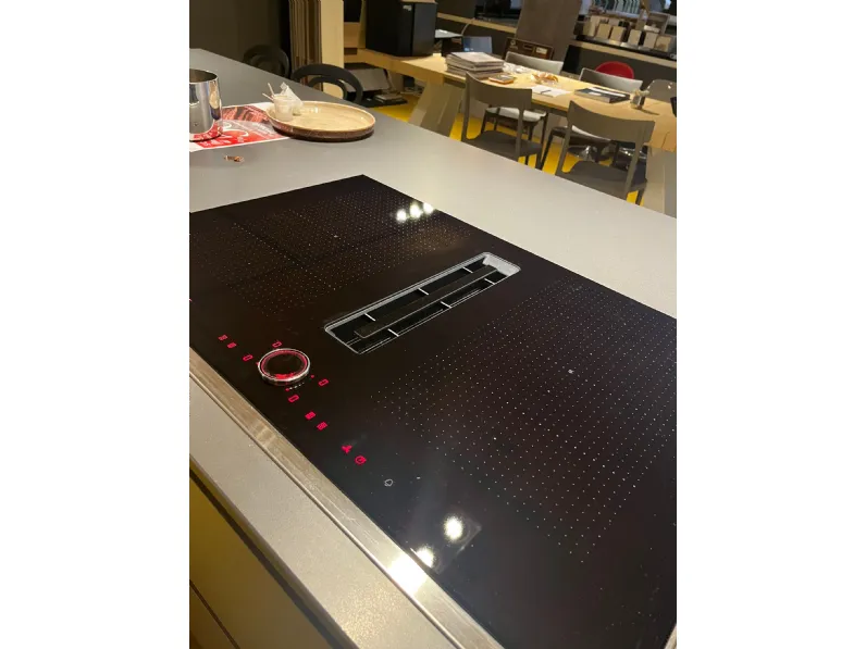 Piano cottura Piano cottura a induzione con cappa integrata della marca Neff a prezzo Outlet