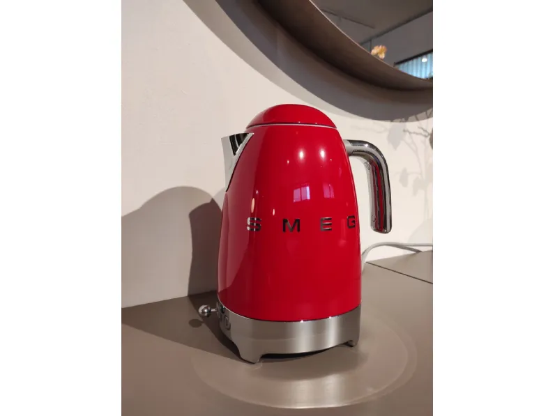 Elettrodomestico Bollitore elettrico klf02rdeu Smeg in offerta