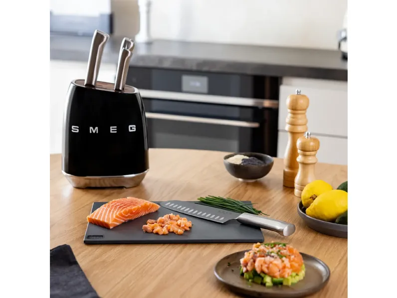 Piccoli elettrodomestici Smeg Ceppo 6 coltelli nero a prezzo Outlet