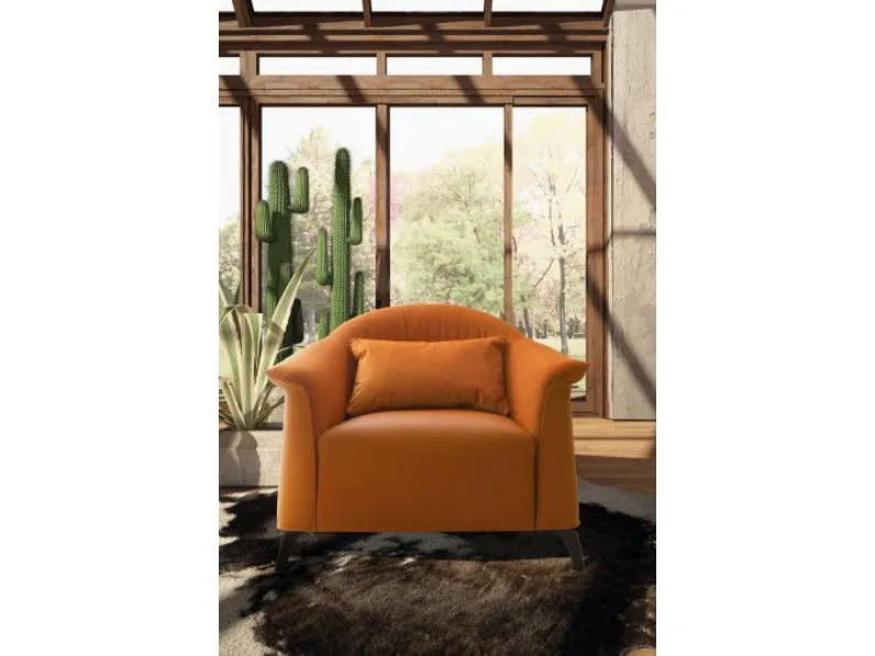 Poltroncina Caroline con seduta fissa, Mottes Selection a prezzi scontati. Perfetta per l'arredamento moderno.