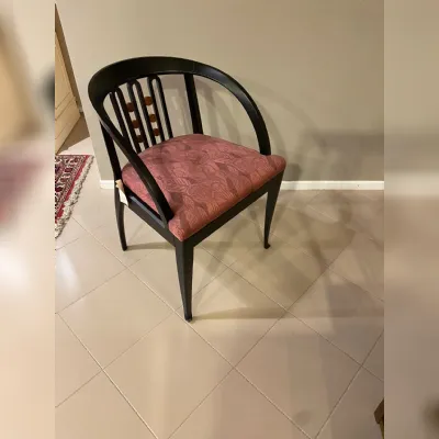 Poltroncina in stile design modello 63310 Giorgetti a prezzo ribassato