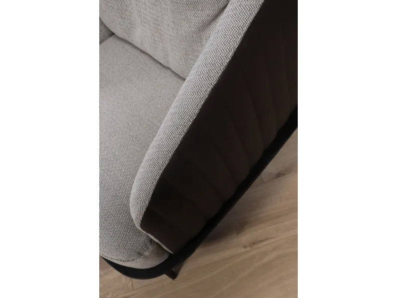 Poltroncina Lala Con seduta fissa Le comfort a prezzi convenienti