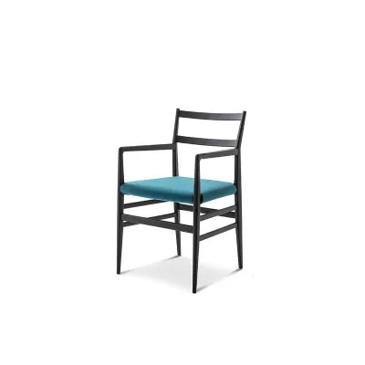 Poltrona con seduta fissa Leggera Cassina a prezzo scontato 