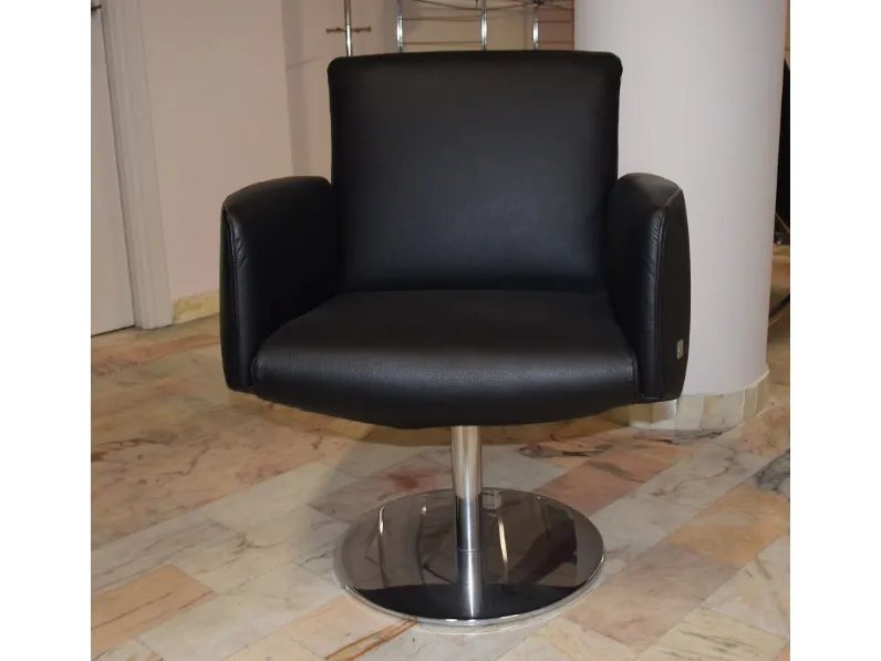 Poltrona con seduta fissa Wait Calligaris a prezzo scontato 