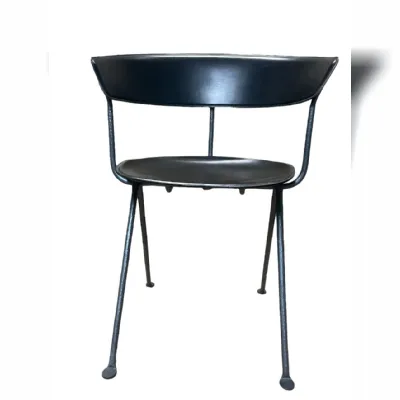Poltrona in stile design Poltroncina officina inpelle nera magis Magis in Offerta Outlet