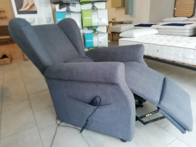 Poltrona Bergerè con movimento relax a marchio Hopplà con uno sconto imperdibile