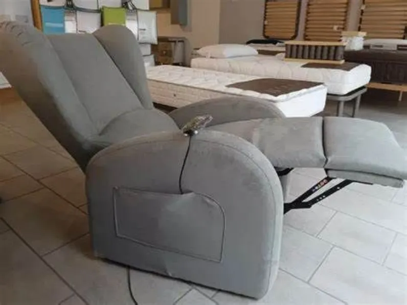 Poltrona relax modello Livia a marchio Hopplà con forte sconto
