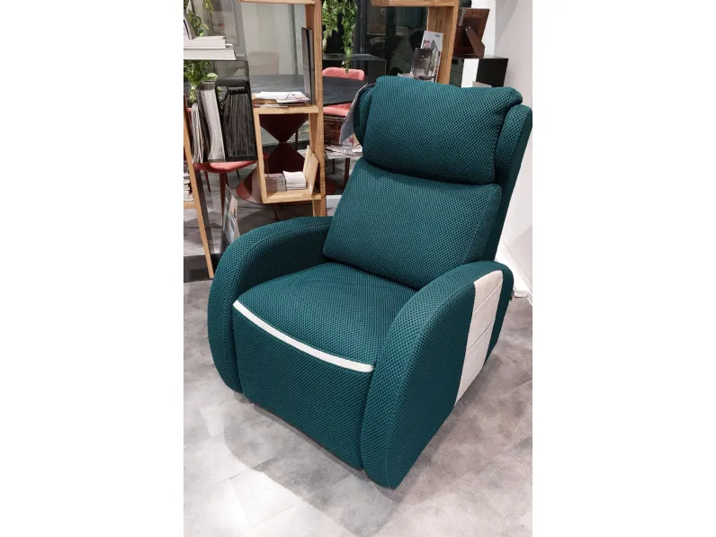 Poltrona relax modello Nadia girevole  a marchio Artigianale a prezzi outlet