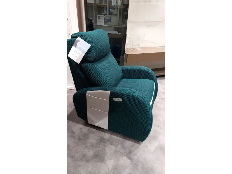 Poltrona relax modello Nadia girevole  a marchio Artigianale a prezzi outlet