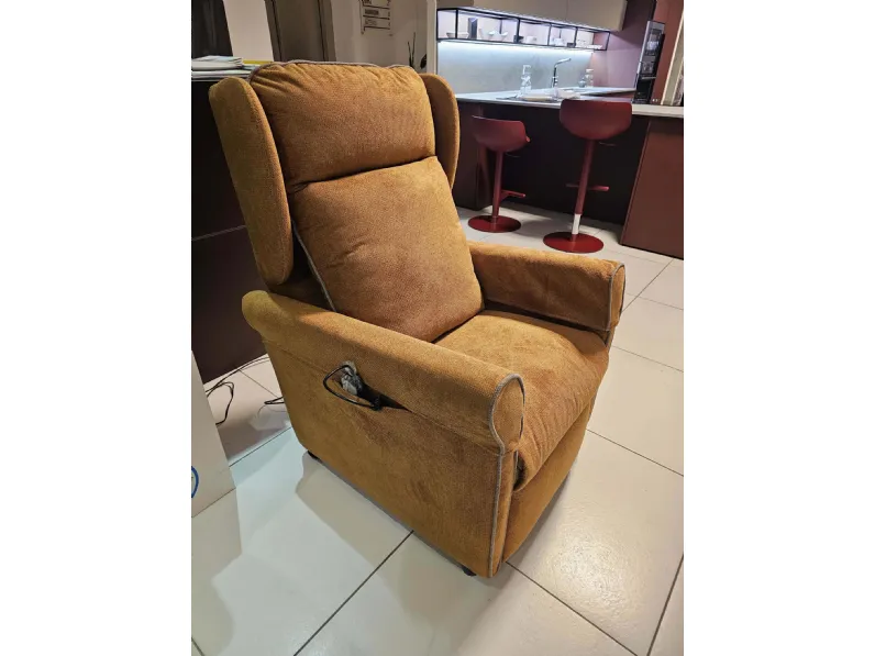 Poltrona relax modello Prisca plus a marchio Vitarelax con forte sconto