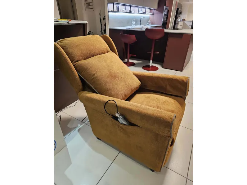 Poltrona relax modello Prisca plus a marchio Vitarelax con forte sconto