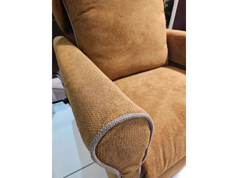 Poltrona relax modello Prisca plus a marchio Vitarelax con forte sconto