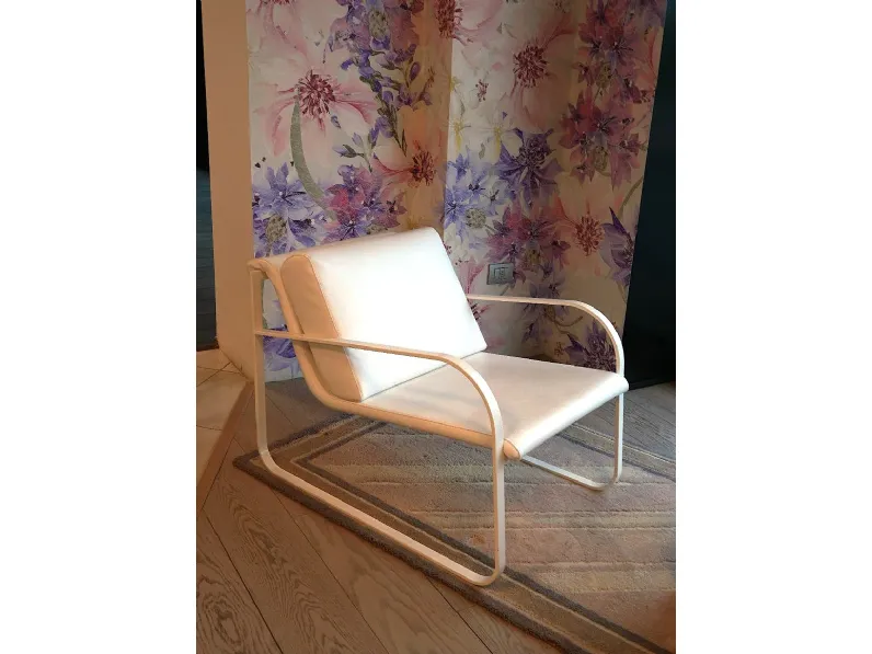 Poltrona modello Bugatti Sovet a prezzi outlet