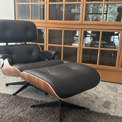 Poltrona con poggiapiedi Lounge chair & ottoman   a prezzo scontato 