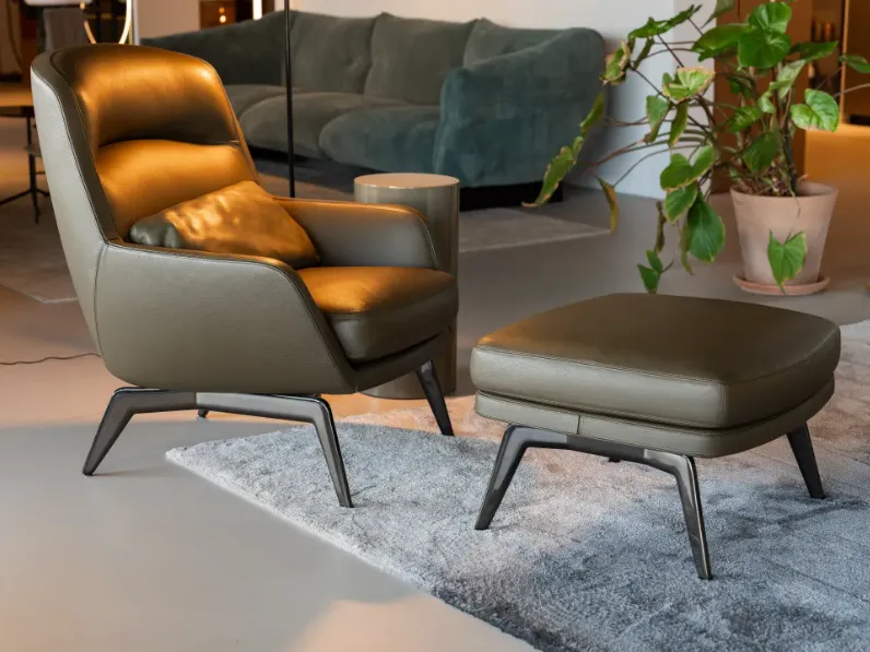 Poltrona con seduta fissa Belt  Minotti in Offerta Outlet 