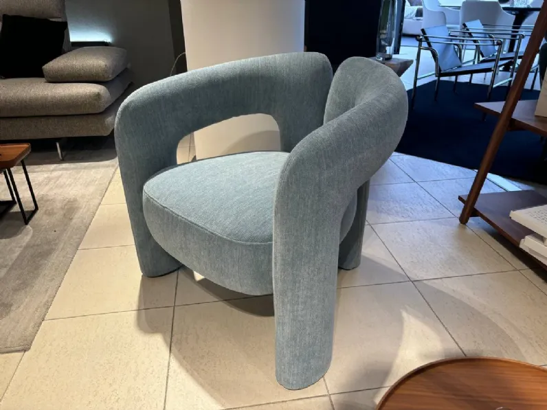 Poltrona con seduta fissa Dudet Cassina in Offerta Outlet 