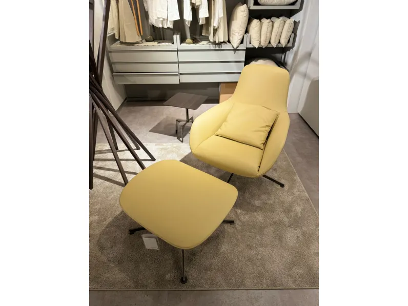 Poltrona con seduta fissa Kent  Zanotta a prezzo Outlet 