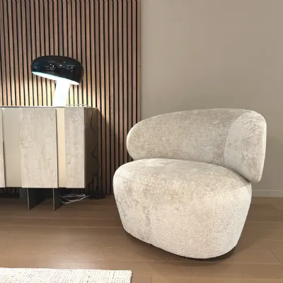 Poltrona con seduta fissa Mara Calligaris a prezzo scontato 
