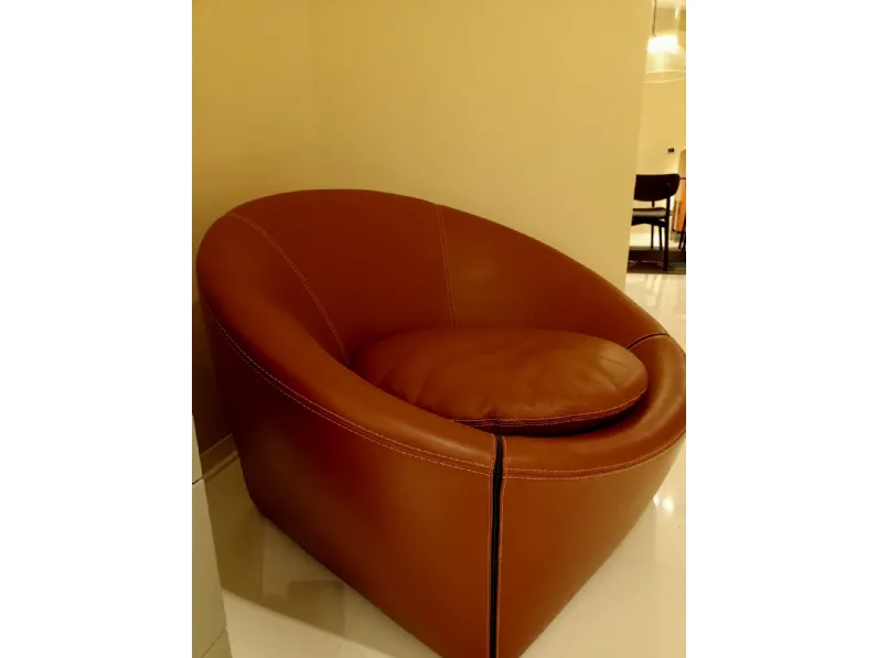 Poltrona con seduta fissa Minotti capri pelle Minotti in Offerta Outlet 