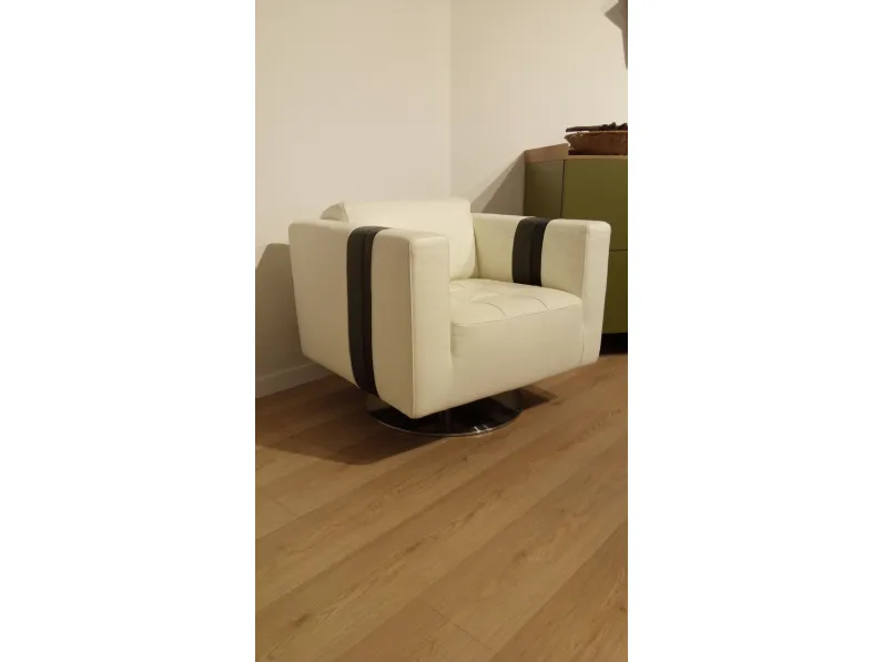 Poltrona modello Tiziano Max divani ad un prezzo vantaggioso