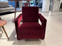 Poltrona con seduta fissa Utrecht Cassina a prezzo scontato 