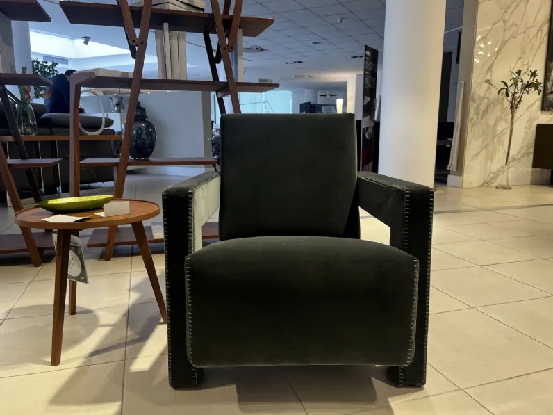 Poltrona con seduta fissa Utrecht Cassina in Offerta Outlet 