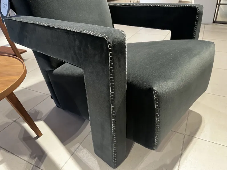 Poltrona con seduta fissa Utrecht Cassina in Offerta Outlet 