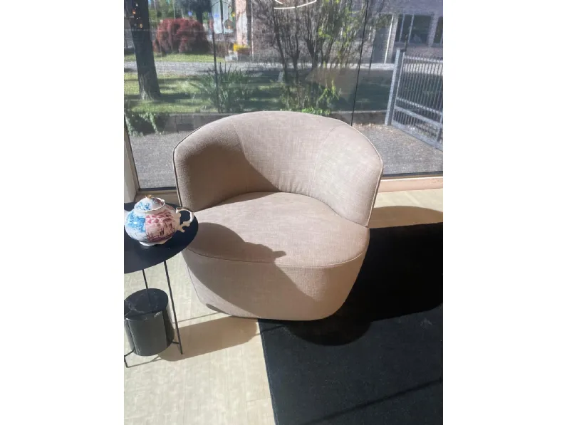 Poltrona in stile moderna Elain Molteni & c in Offerta Outlet