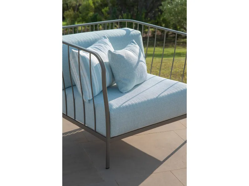 Poltrona con seduta fissa Cannole' Emu in Offerta Outlet 