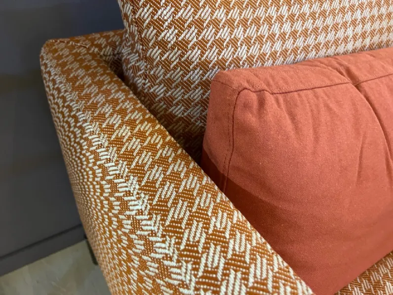 Poltrona in stile design Reef 75 Novamobili in Offerta Outlet