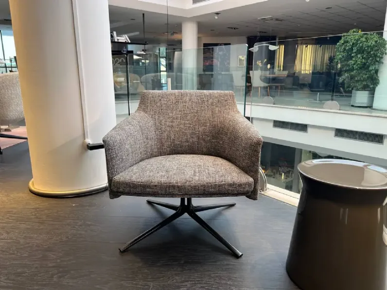 Poltrona in stile design Stanford Poliform in Offerta Outlet
