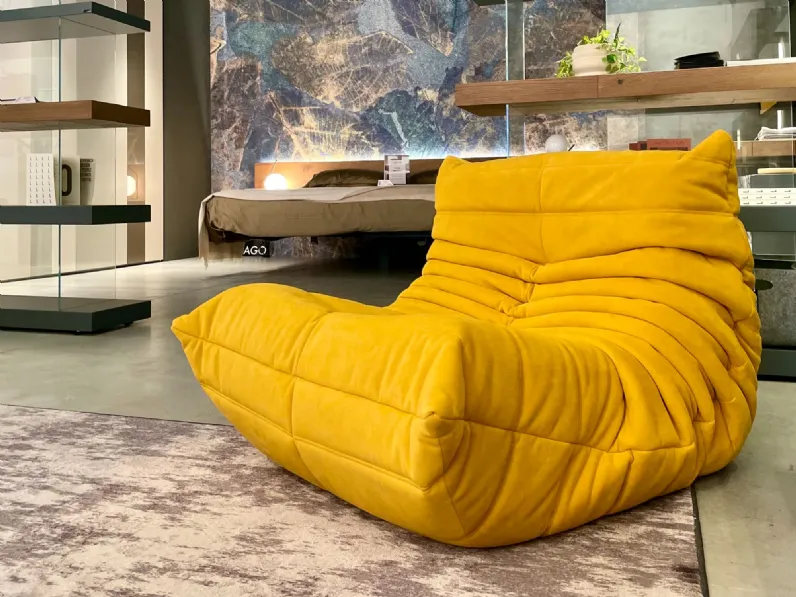 Poltrona in Tessuto Togo Ligne roset in Offerta Outlet