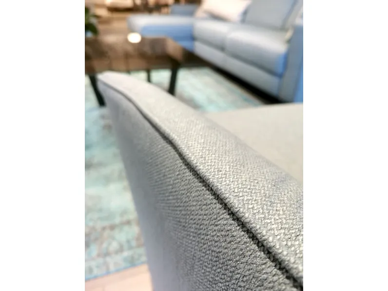 Poltrona in stile moderno Bangkok Le comfort in Offerta Outlet
