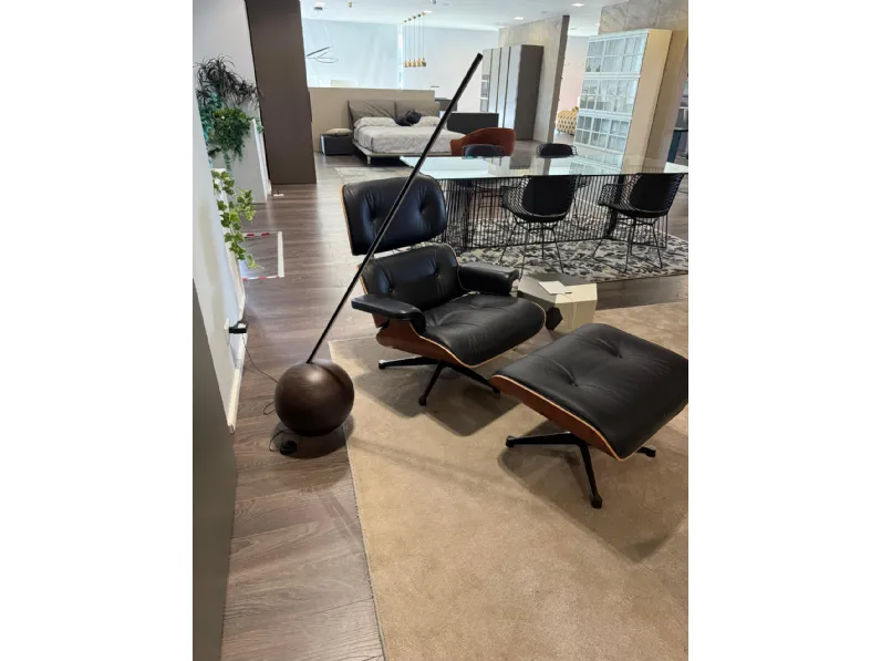 Poltrona in Pelle Lounge chair e ottoman vitra Collezione esclusiva a prezzo Outlet