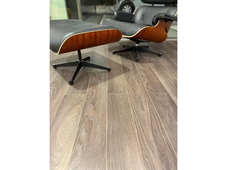 Poltrona in Pelle Lounge chair e ottoman vitra Collezione esclusiva a prezzo Outlet