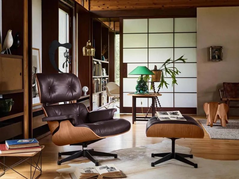 Poltrona modello Lounge chair & ottoman Collezione esclusiva ad un prezzo vantaggioso