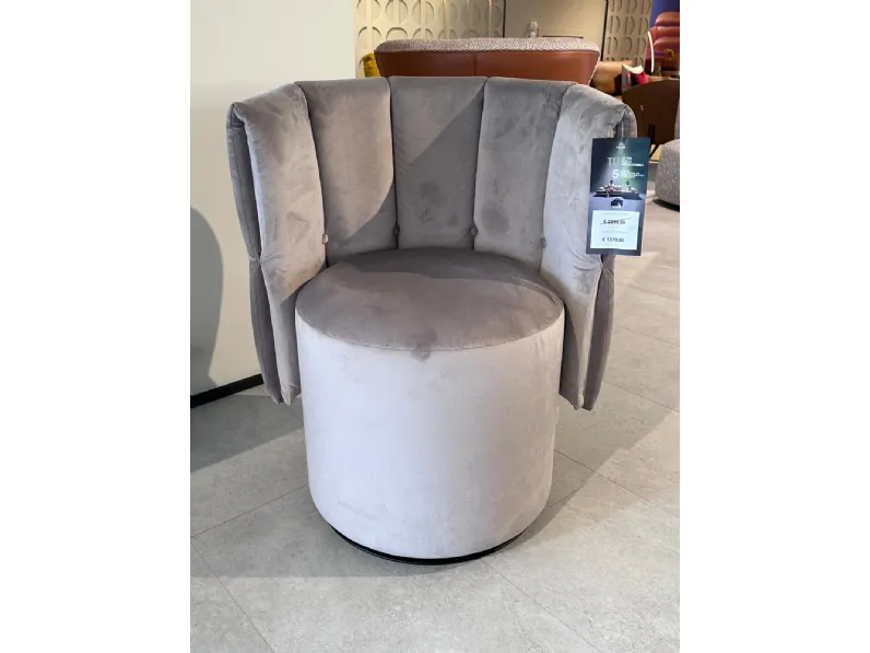 Poltrona in Tessuto Modello madame g Calia a prezzo scontato