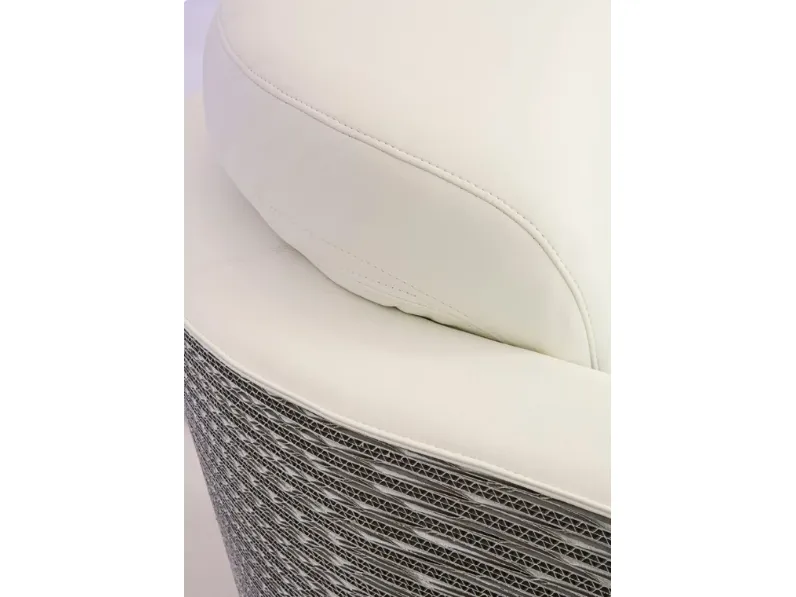 Poltrona in stile design Wendy Artigianale in Offerta Outlet